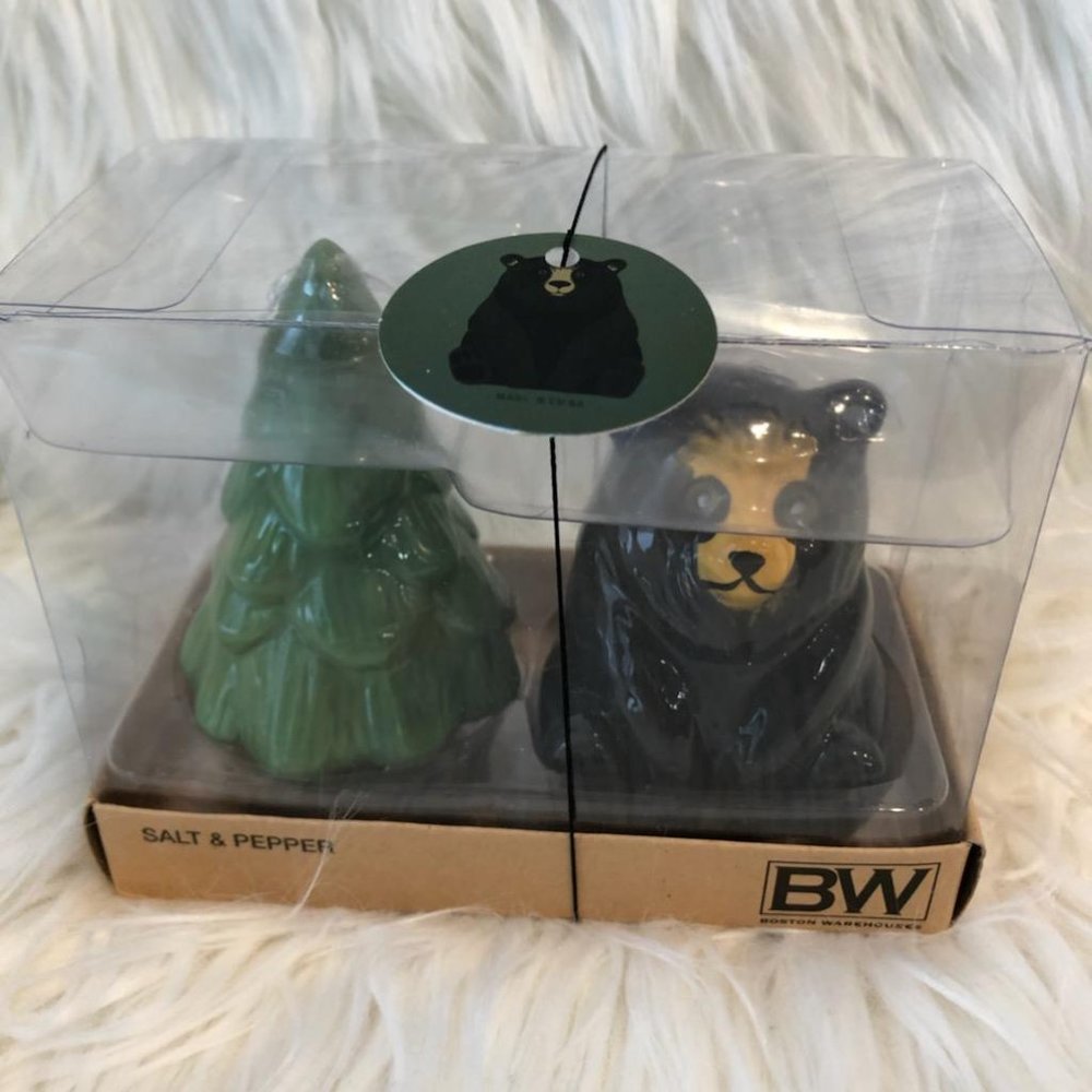 Boston Warehouse Black Bear & Pine Tree Shakers